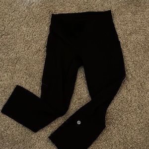 Capri cut lululemon black leggings! Never Worn! Size 4!
